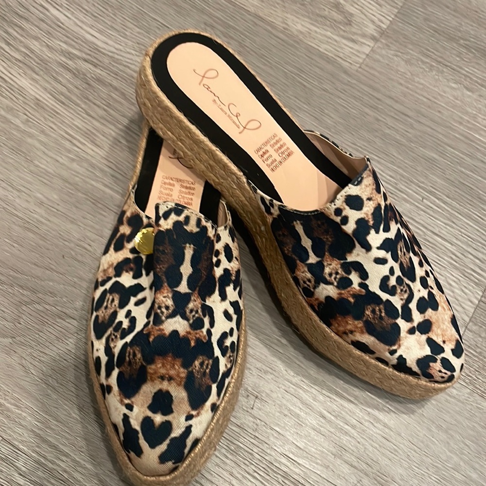 Brand new hand made size 9,5 fits 9